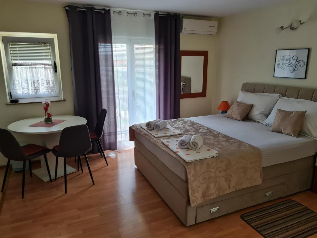 Apartments Bosnjak ชิเบนิก ภายนอก รูปภาพ